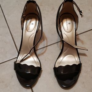 Bandolino black scolloped Ankle Heel
